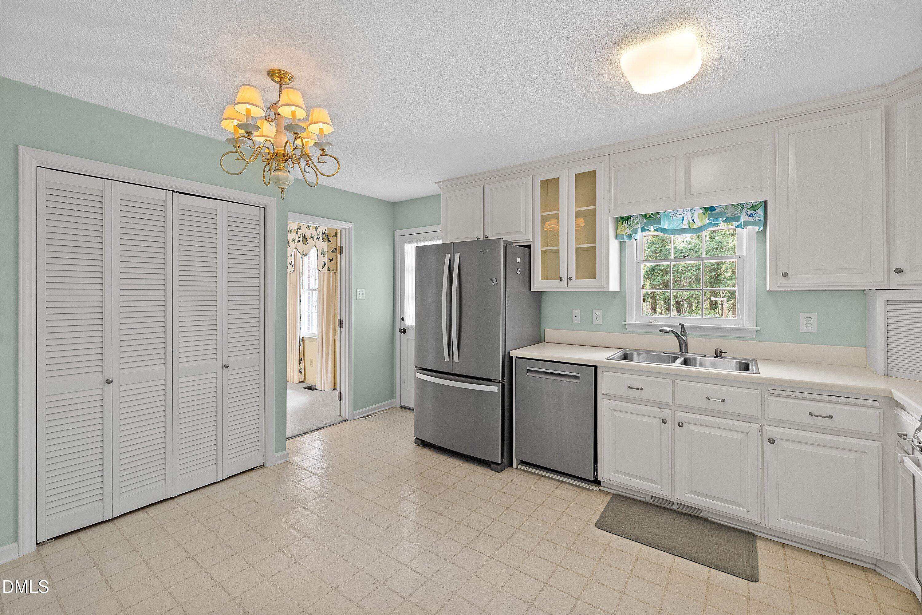 1429 Falls Church Road Raleigh, NC 27609 - Photo 24 of 60 24-1429 Falls Church_6330