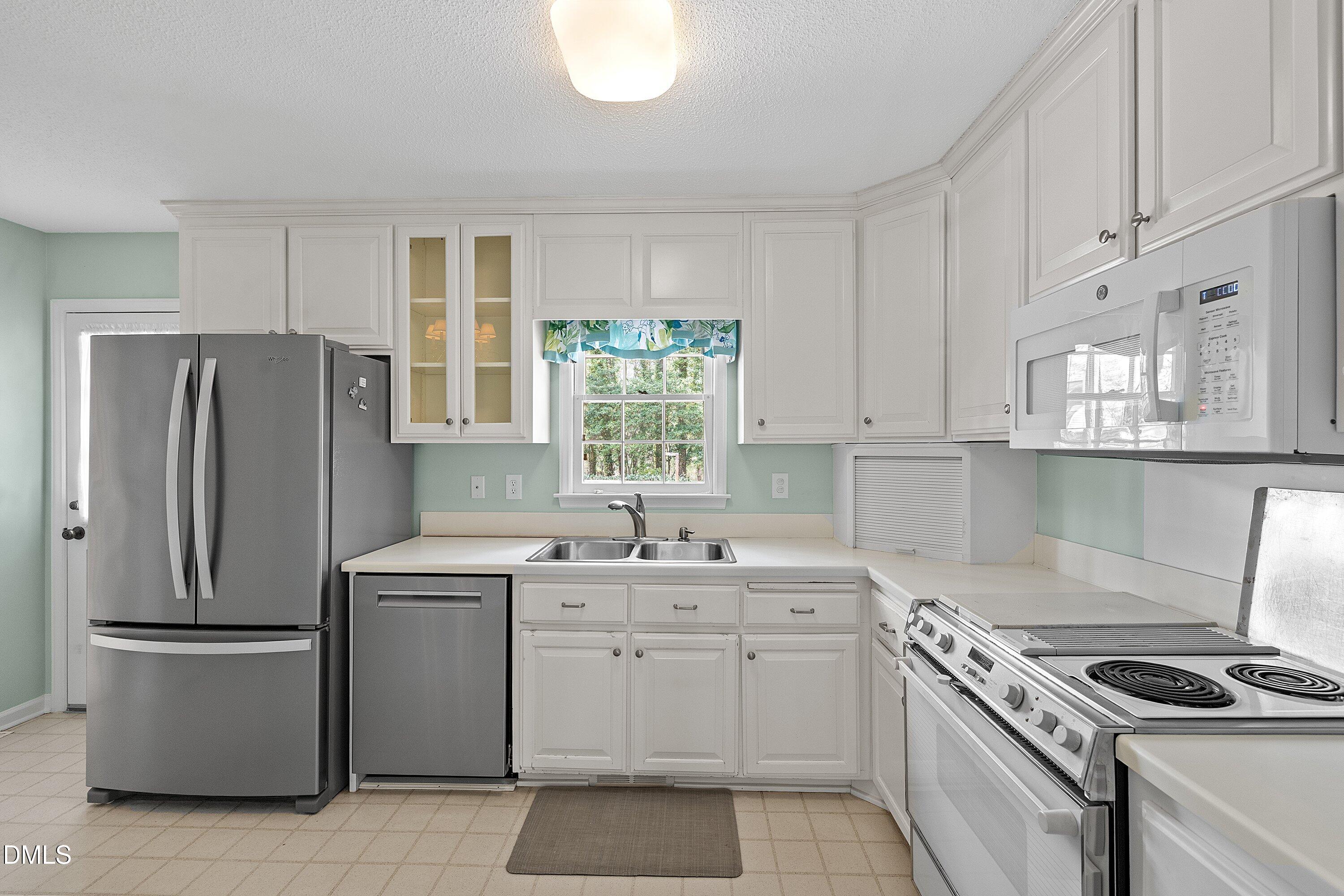 1429 Falls Church Road Raleigh, NC 27609 - Photo 27 of 60 27-1429 Falls Church_6345