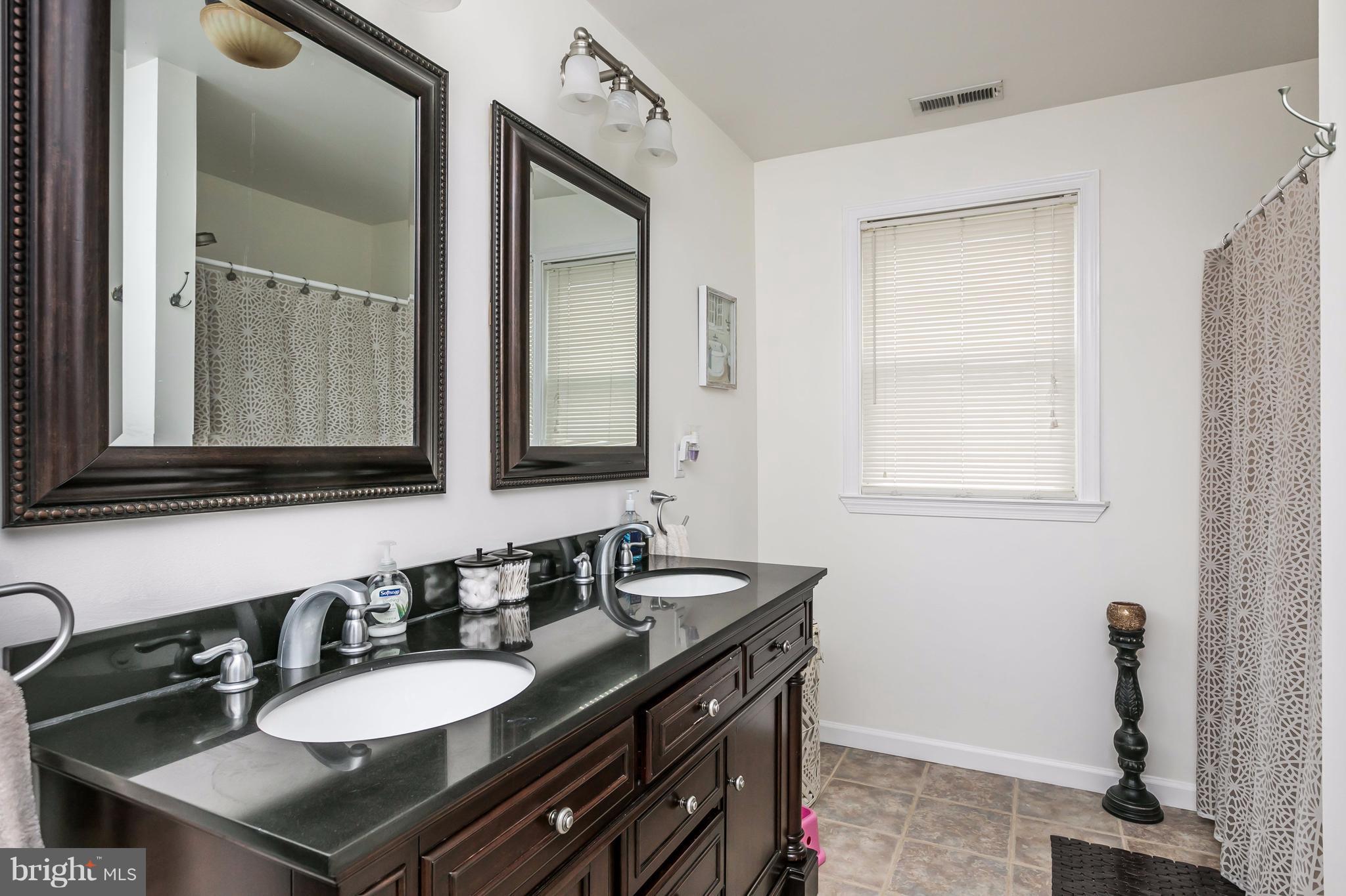 222 Oakwood Road Baltimore, MD 21222 - Photo 17 of 29 Bath (Master)