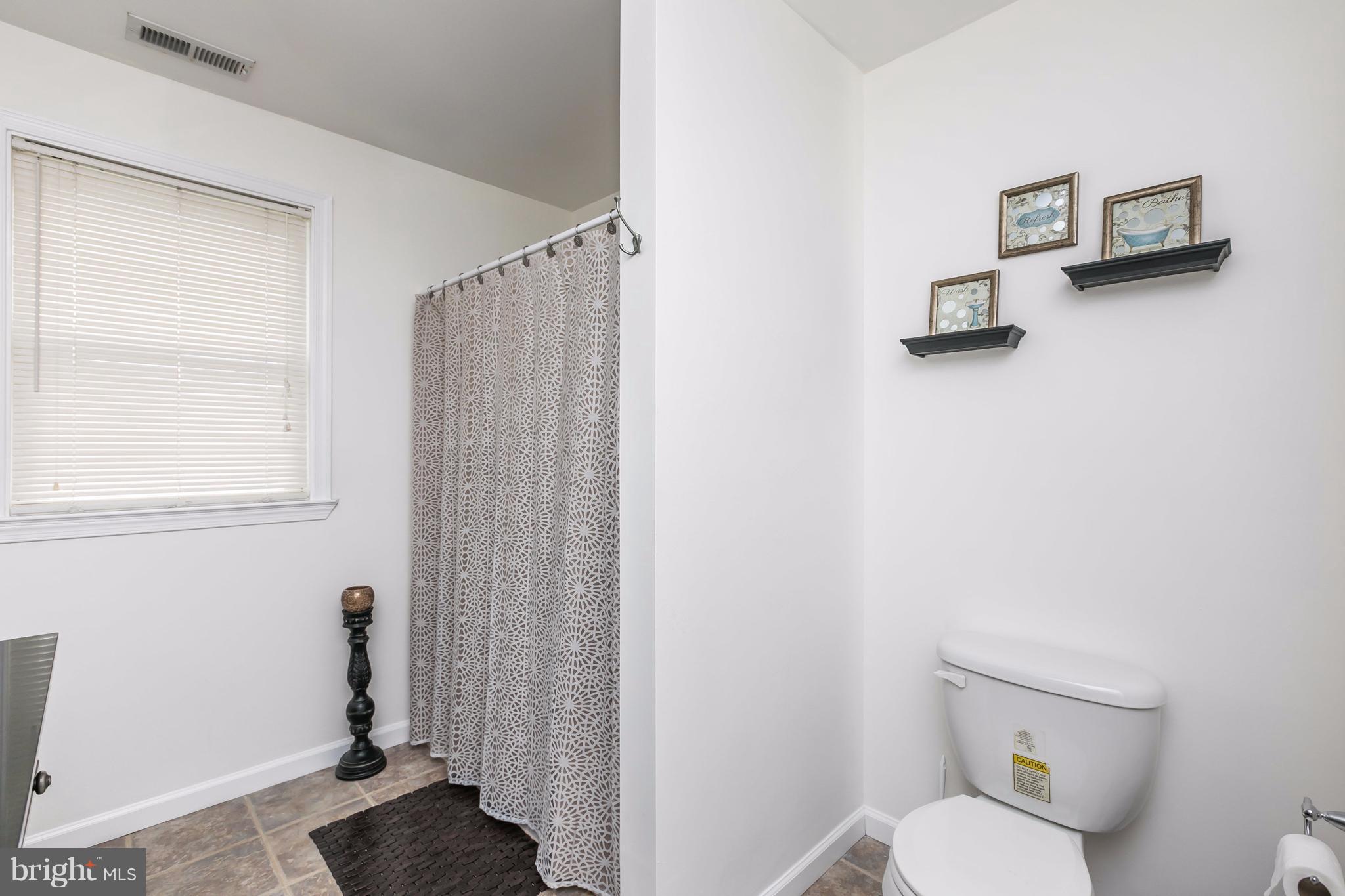 222 Oakwood Road Baltimore, MD 21222 - Photo 18 of 29 Bath (Master)