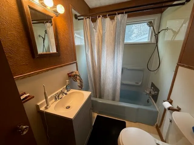 $185,000 | 21133 26 Mile Road, Olivet, MI 49076