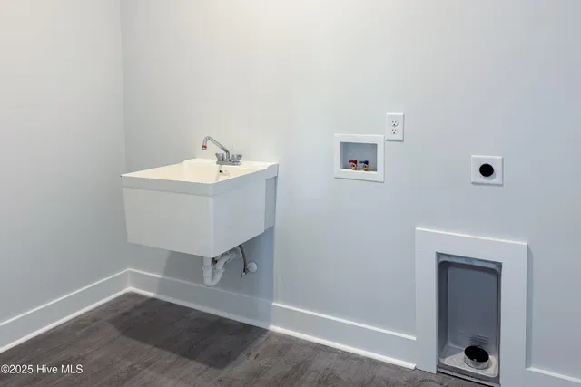 $408,000 | 143 Laura Drive, New Bern, NC 28562