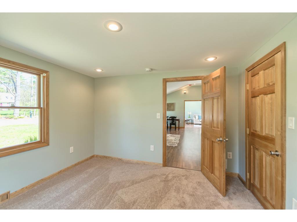 17 Simpson Road Pelham, NH 03076 - Photo 22 of 36
