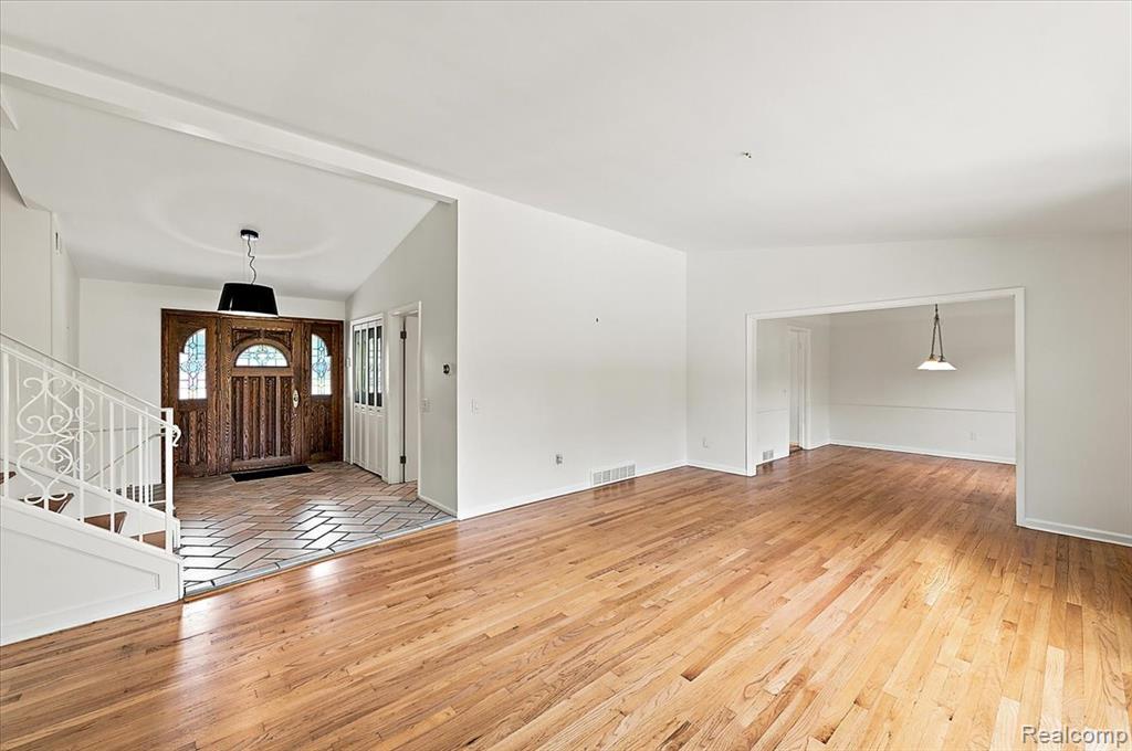 980 Sandhurst Road Bloomfield Hills, MI 48302 - Photo 11 of 76 Gallery Image 11