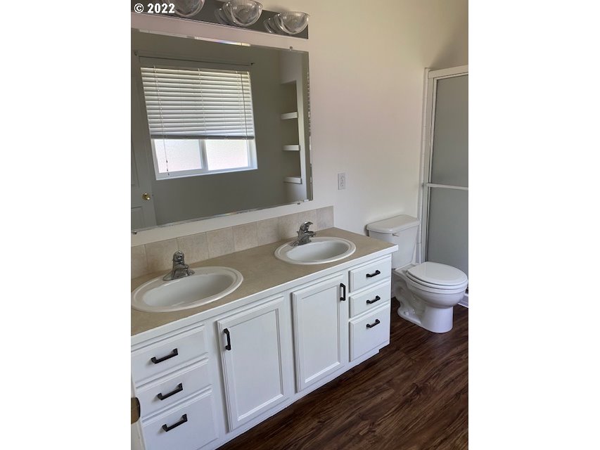 1643 Adelman Loop Eugene, OR 97402 - Photo 13 of 26 Gallery Image 13