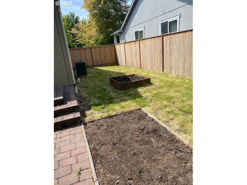 1643 Adelman Loop Eugene, OR 97402 - Photo 23 of 26 Gallery Image 23