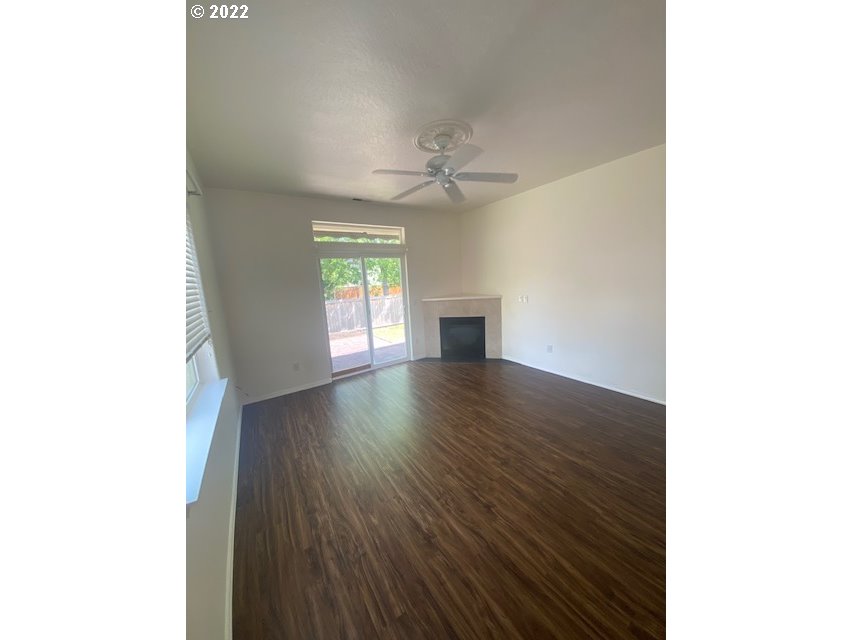1643 Adelman Loop Eugene, OR 97402 - Photo 8 of 26 Gallery Image 8