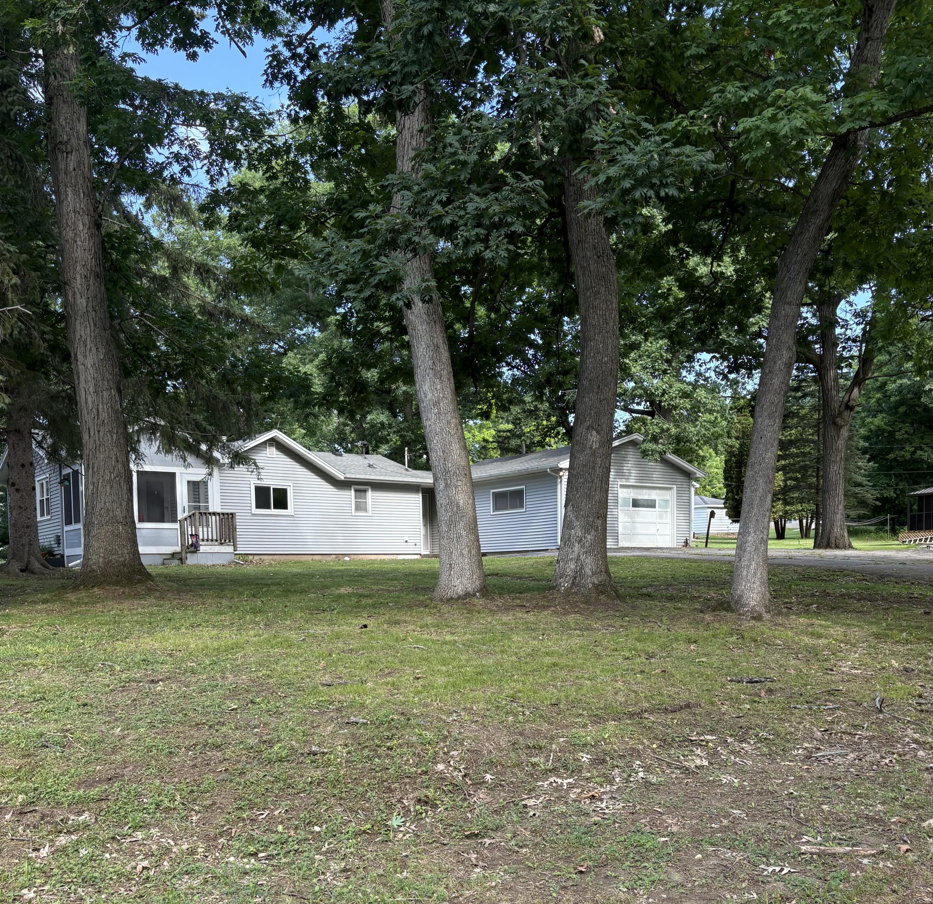W3724 Washington Drive Geneva, WI 53147 - Photo 2 of 61 3724 washington exterior 4