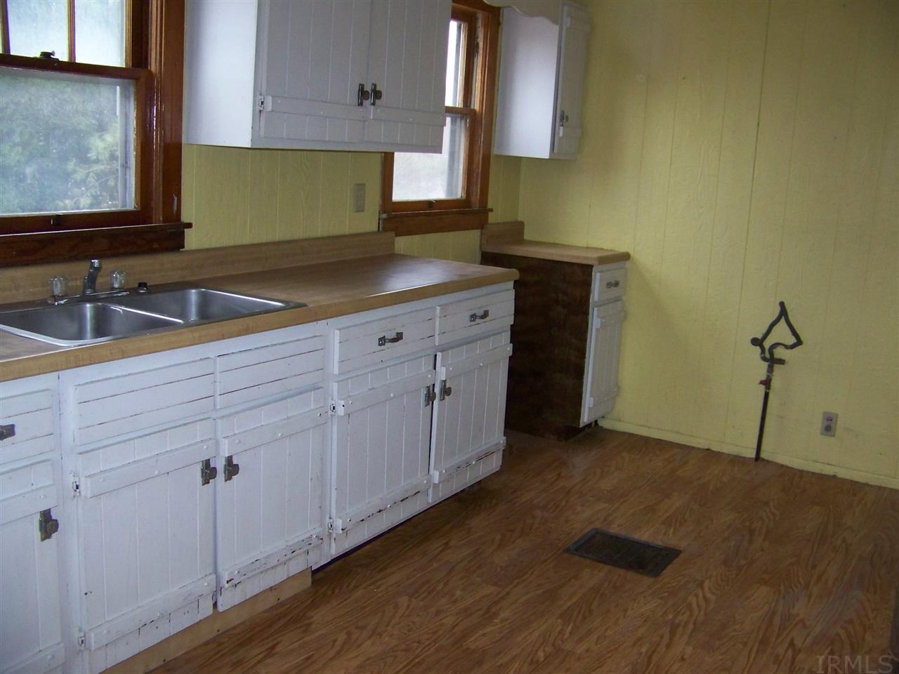 536 Sandy Hook Road Paoli, IN 47454 - Photo 3 of 8 Gallery Image 3