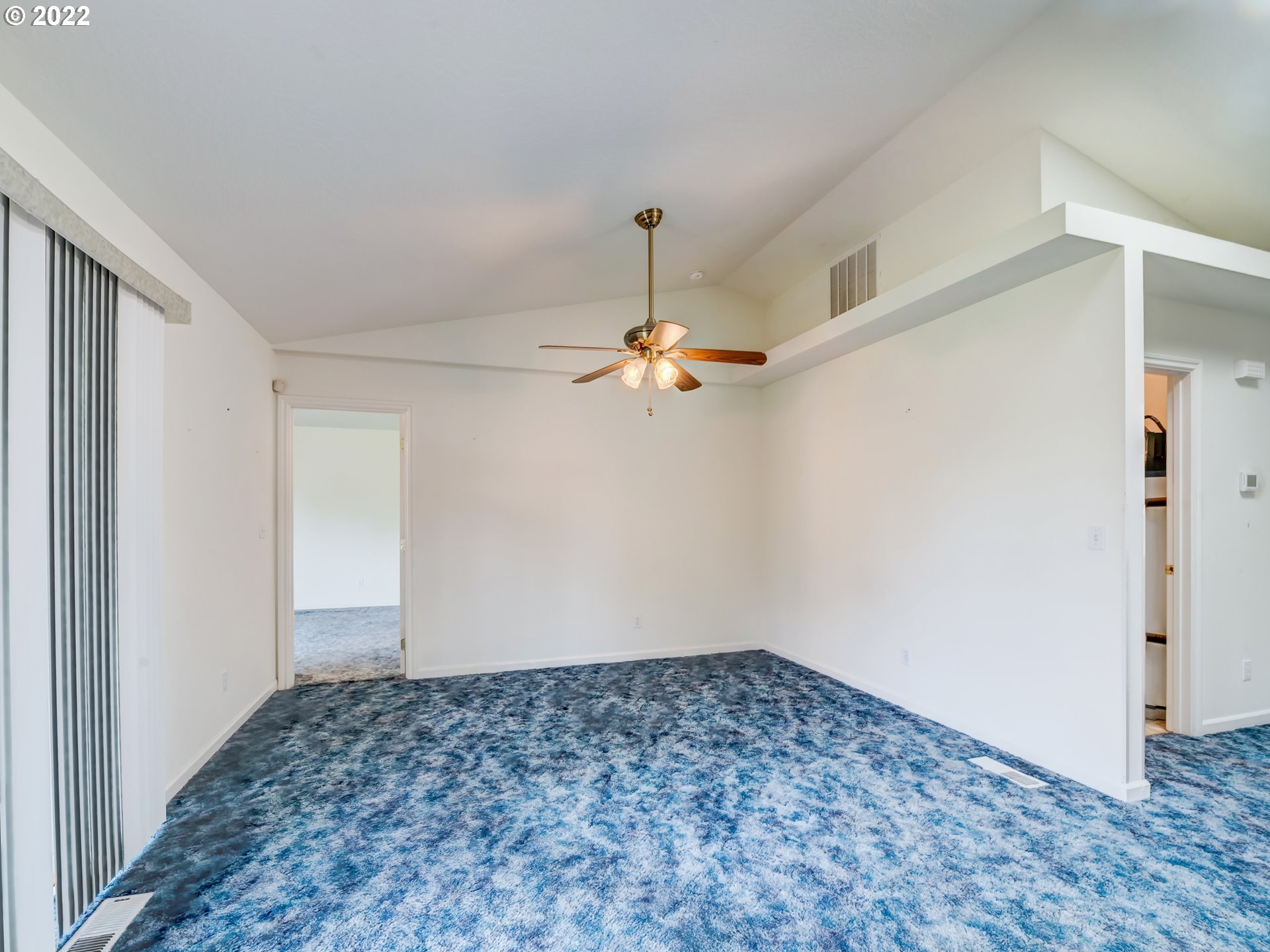 924 S Street Springfield, OR 97477 - Photo 14 of 30 a view of empty room with ceiling fan