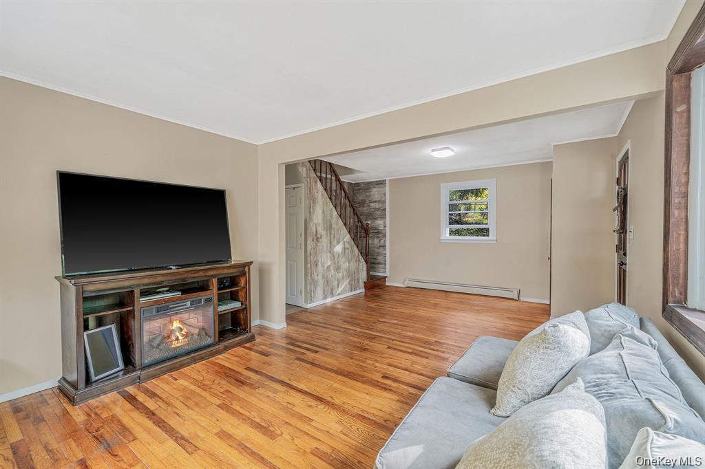 108 Lower Rocky Point Road Sound Beach, NY 11789 - Photo 5 of 26 Gallery Image 5