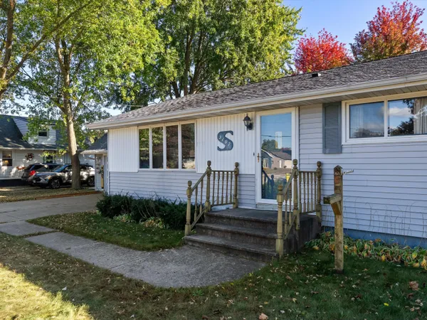 $289,900 | 3107 45th Street, Two Rivers, WI 54241