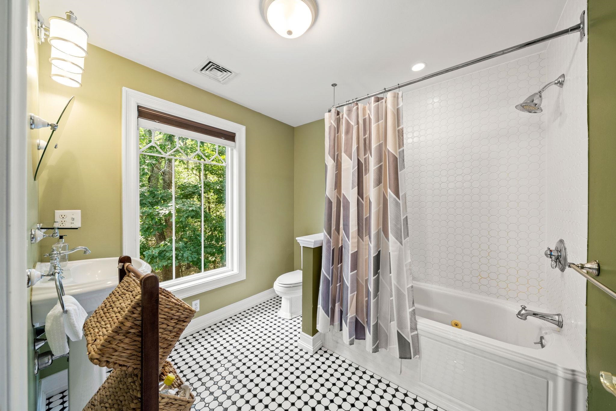 38 Rowell Road East Brentwood, NH 03833 - Photo 23 of 36