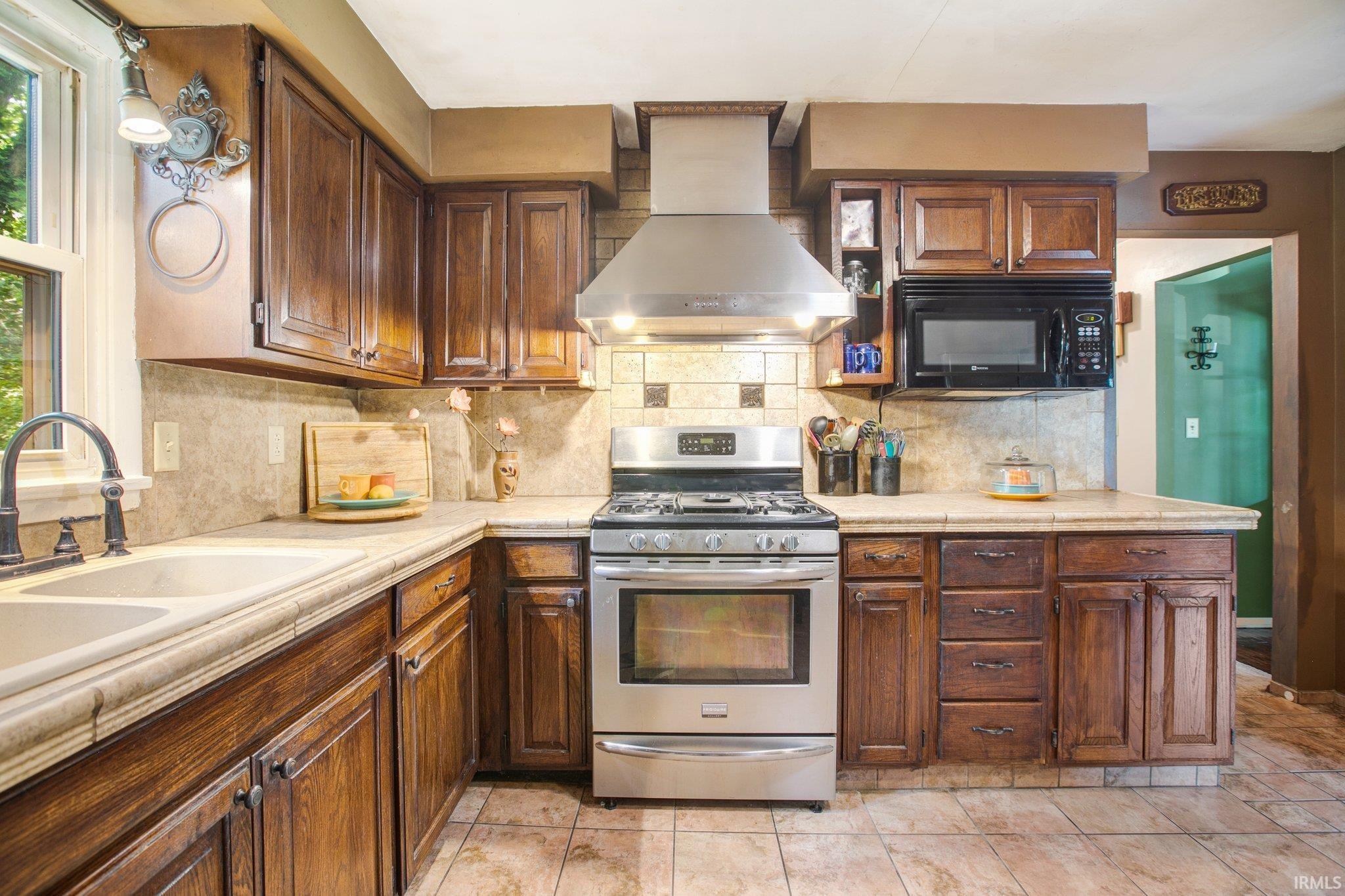 24195 Edison Road South Bend, IN 46628 - Photo 9 of 28