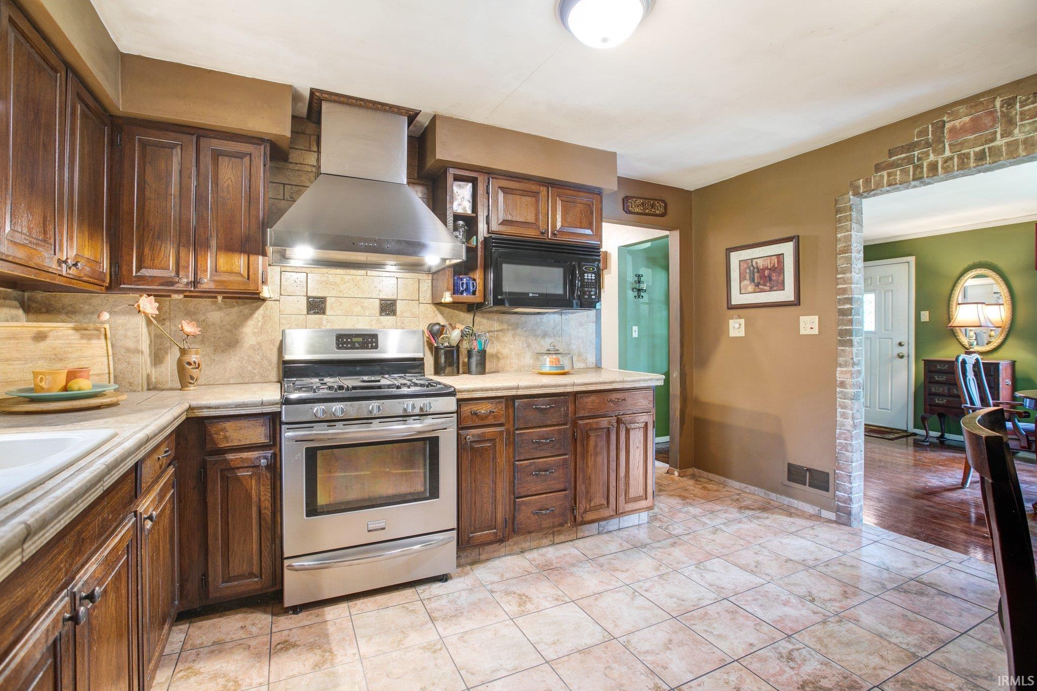 24195 Edison Road South Bend, IN 46628 - Photo 10 of 28