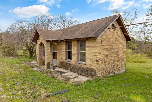 $150,000 | 9476 Morgan County Highway, Sunbright, TN 37872