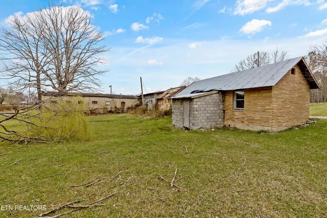 $150,000 | 9476 Morgan County Highway, Sunbright, TN 37872