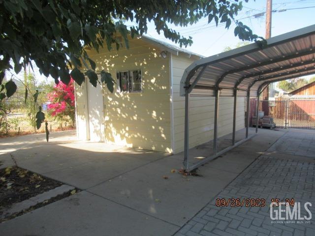 Undisclosed Address Taft, CA 93268 - Photo 23 of 28 a front view of a house