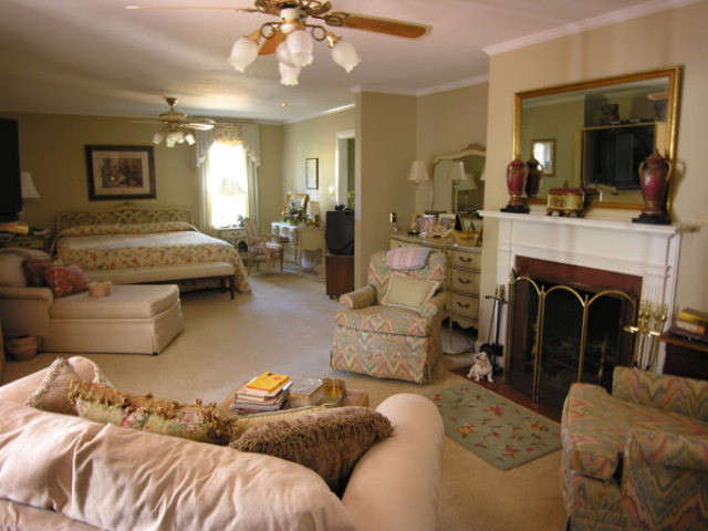 Na East Calhoun Street Wadley, GA 30477 - Photo 13 of 16 Master bedroom.