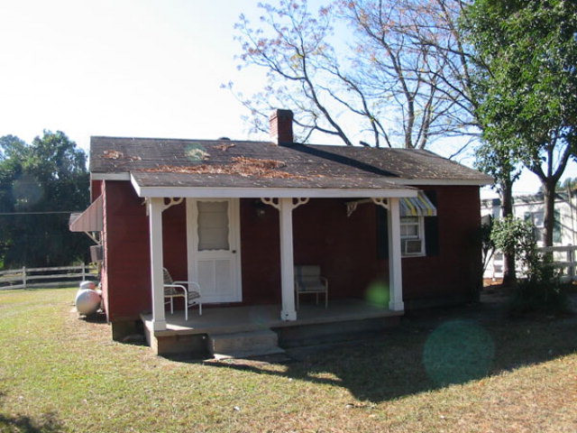 Na East Calhoun Street Wadley, GA 30477 - Photo 6 of 16 1 br, 1 ba rental