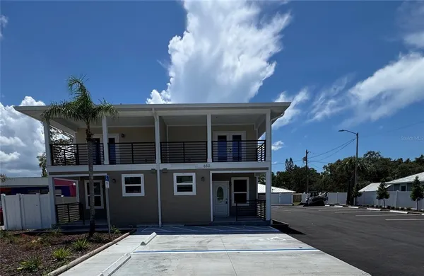 $2,000 | 650 East Tarpon Avenue, Unit C1, Tarpon Springs, FL 34689