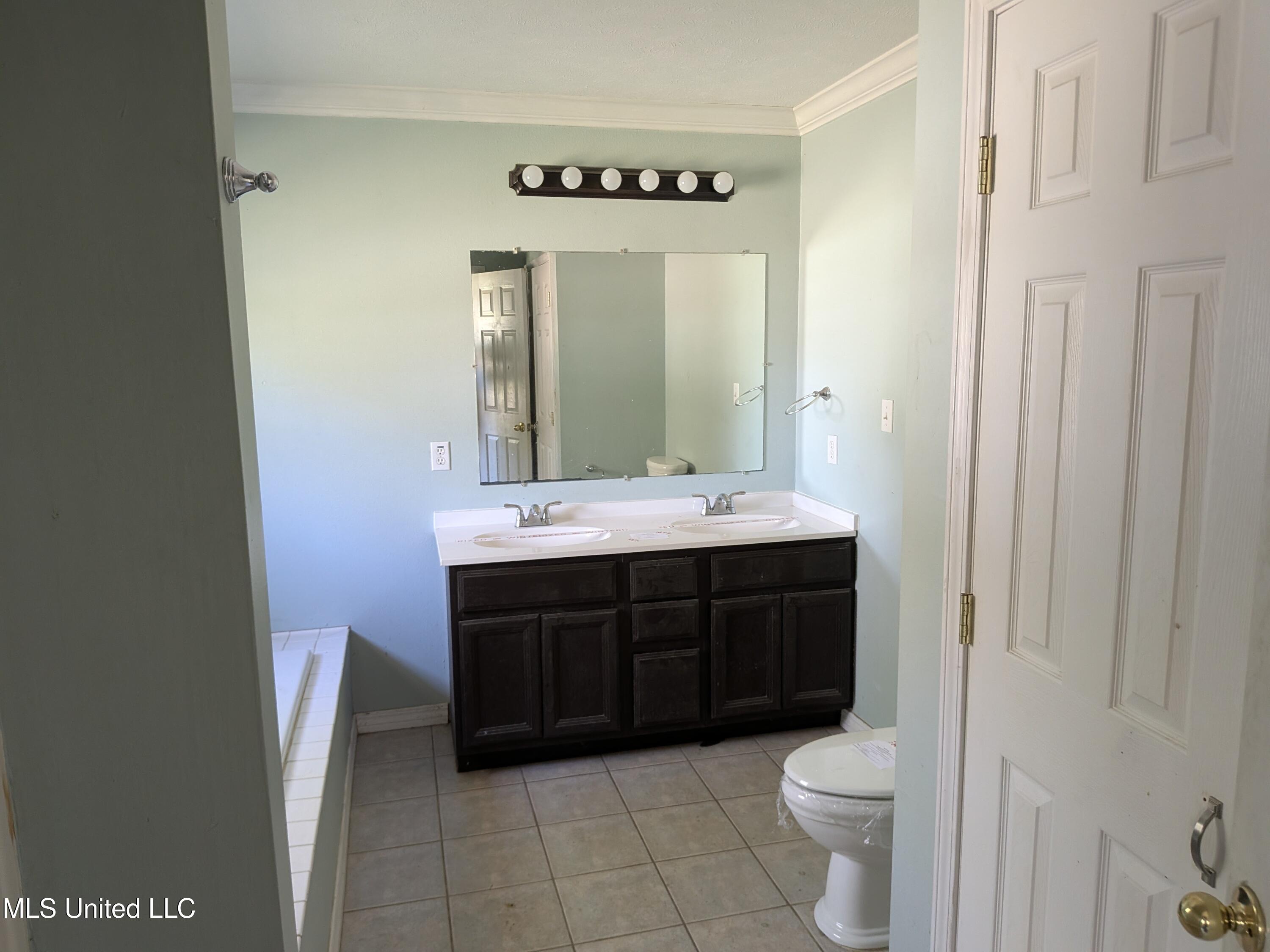 908 Edna Street Waveland, MS 39576 - Photo 11 of 27 PXL_20260119_171539092