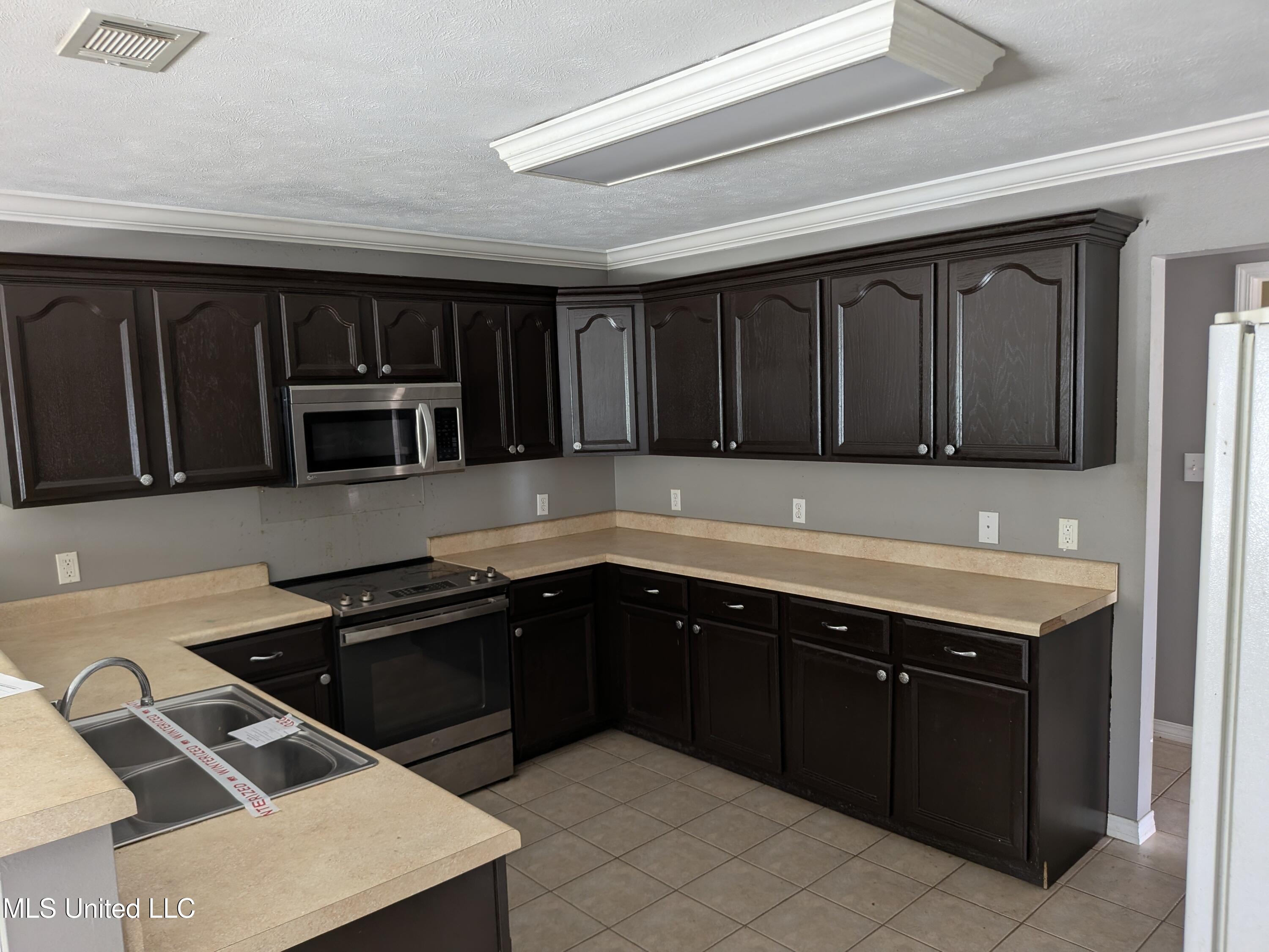 908 Edna Street Waveland, MS 39576 - Photo 17 of 27 PXL_20260119_171433264