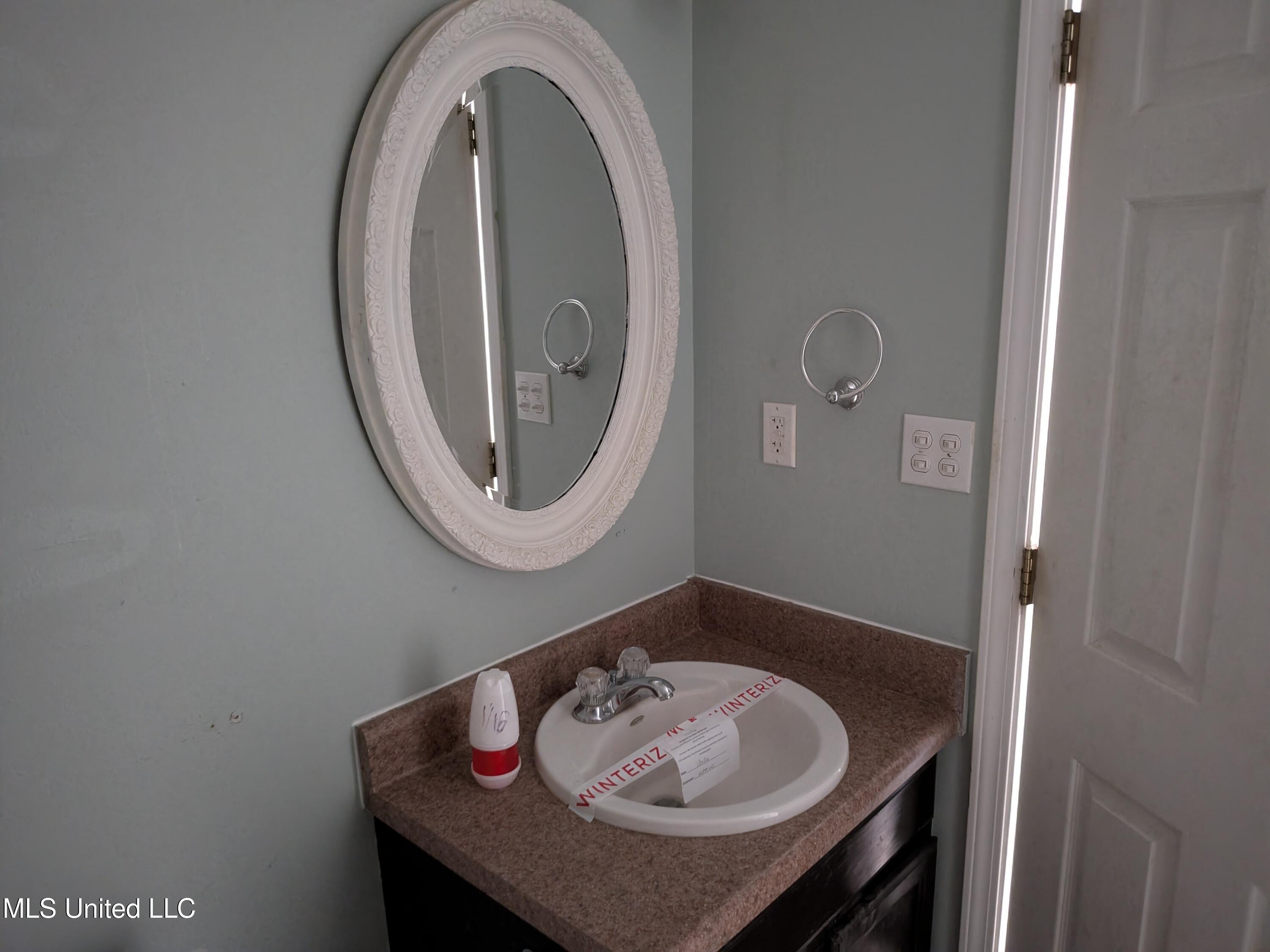 908 Edna Street Waveland, MS 39576 - Photo 22 of 27 PXL_20260119_171328659.NIGHT