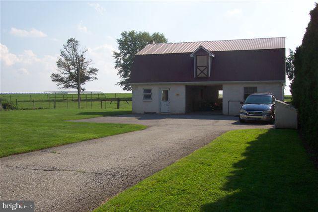 386 Newport Road Leola, PA 17540 - Photo 3 of 20 Gallery Image 3