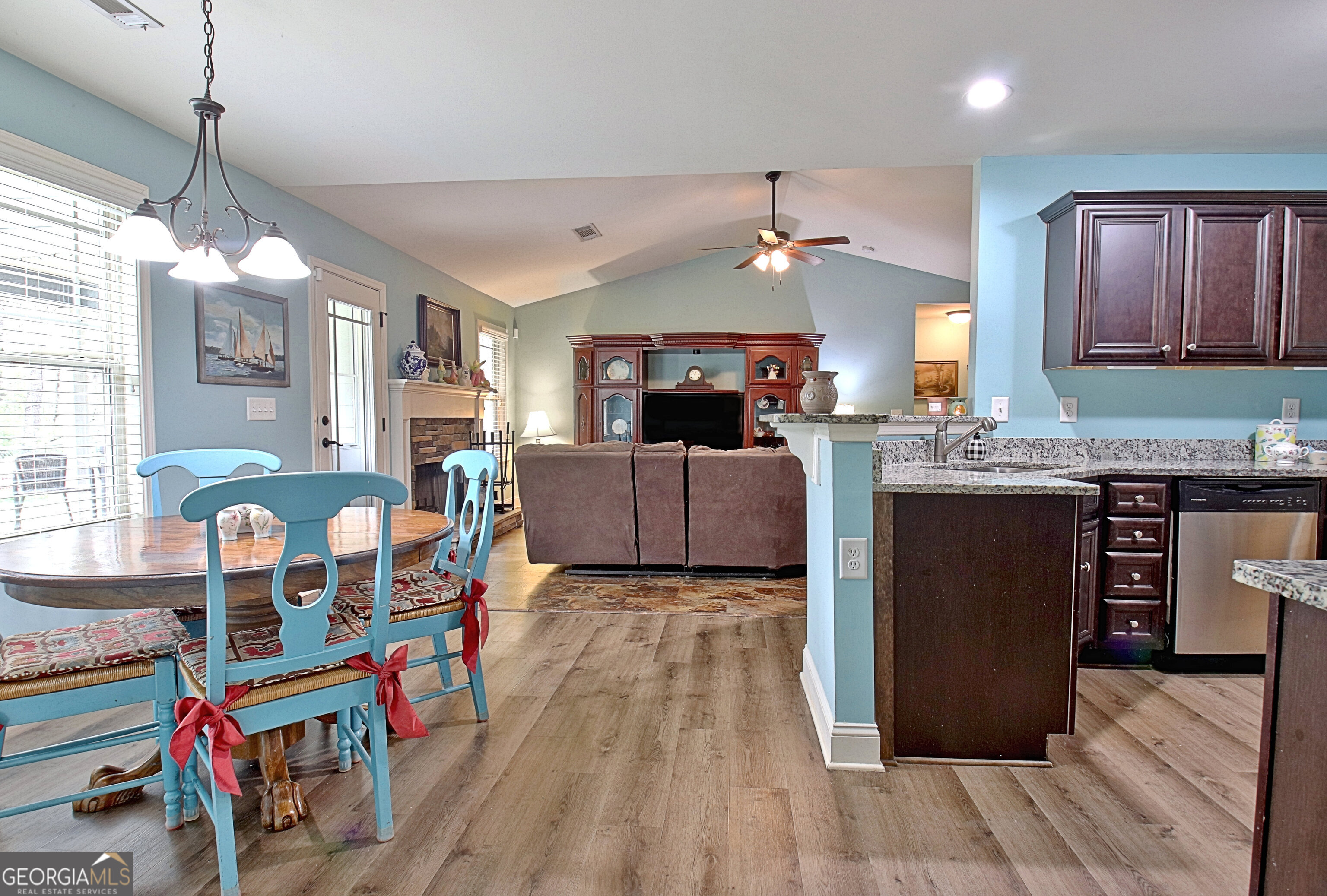 96 East Gordon Road Newnan, GA 30263 - Photo 13 of 34 a kitchen with granite countertop lots of counter top space