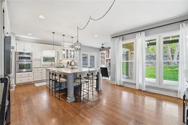 $775,000 | 5303 Northwest 60th Terrace, Kansas City, MO 64151