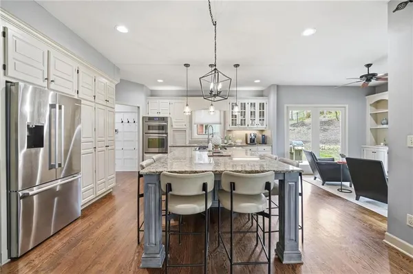 $775,000 | 5303 Northwest 60th Terrace, Kansas City, MO 64151