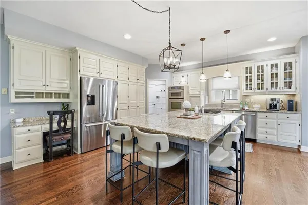 $775,000 | 5303 Northwest 60th Terrace, Kansas City, MO 64151