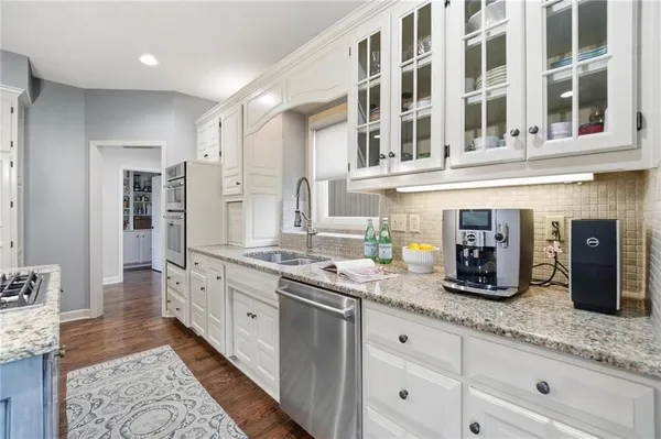 $775,000 | 5303 Northwest 60th Terrace, Kansas City, MO 64151