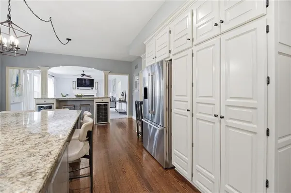 $775,000 | 5303 Northwest 60th Terrace, Kansas City, MO 64151