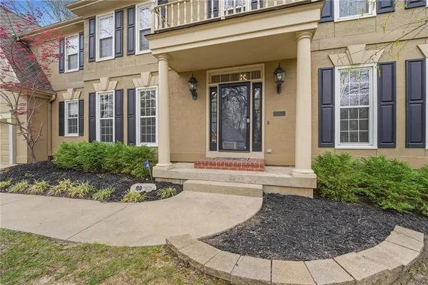 $775,000 | 5303 Northwest 60th Terrace, Kansas City, MO 64151