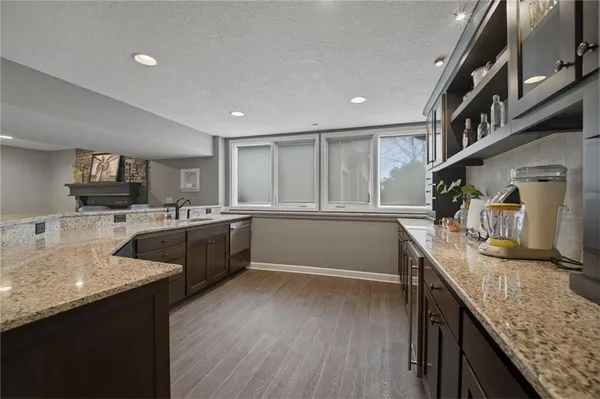 $775,000 | 5303 Northwest 60th Terrace, Kansas City, MO 64151
