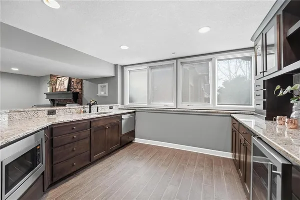 $775,000 | 5303 Northwest 60th Terrace, Kansas City, MO 64151