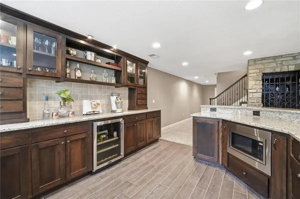 $775,000 | 5303 Northwest 60th Terrace, Kansas City, MO 64151