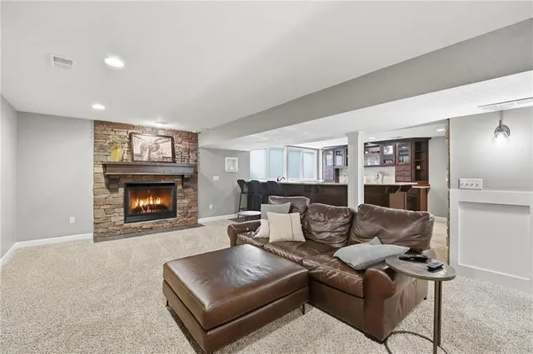$775,000 | 5303 Northwest 60th Terrace, Kansas City, MO 64151