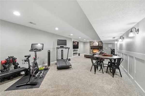 $775,000 | 5303 Northwest 60th Terrace, Kansas City, MO 64151