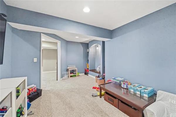 $775,000 | 5303 Northwest 60th Terrace, Kansas City, MO 64151