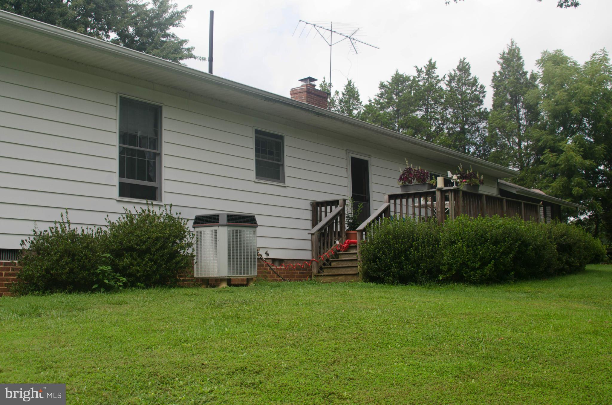 7816 Signal Hill Road Manassas, VA 20111 - Photo 16 of 20 Exterior (Rear)