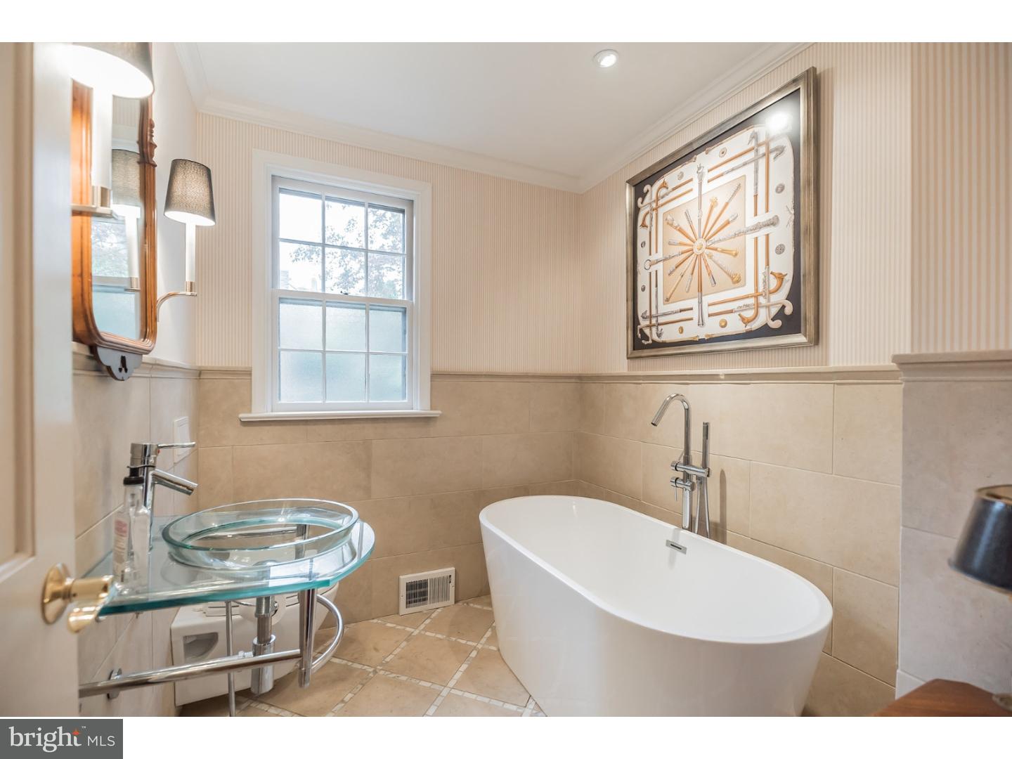 656 Lindley Road Glenside, PA 19038 - Photo 13 of 25 Gallery Image 13