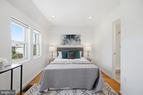 $850,000 | 329 18th Place Northeast, Washington, DC 20002