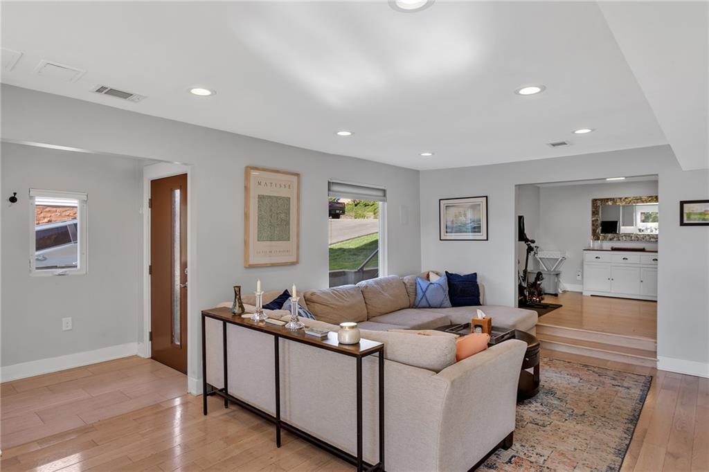 90 Ruth Street Pittsburgh, PA 15211 - Photo 4 of 24 Gallery Image 4