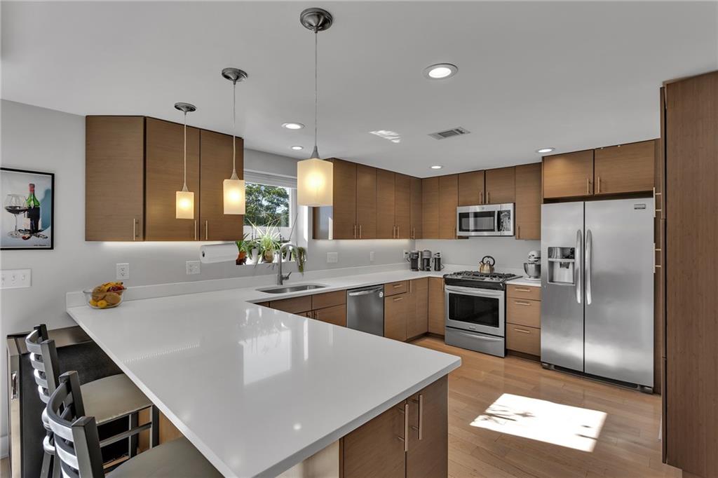 90 Ruth Street Pittsburgh, PA 15211 - Photo 8 of 24 Gallery Image 8