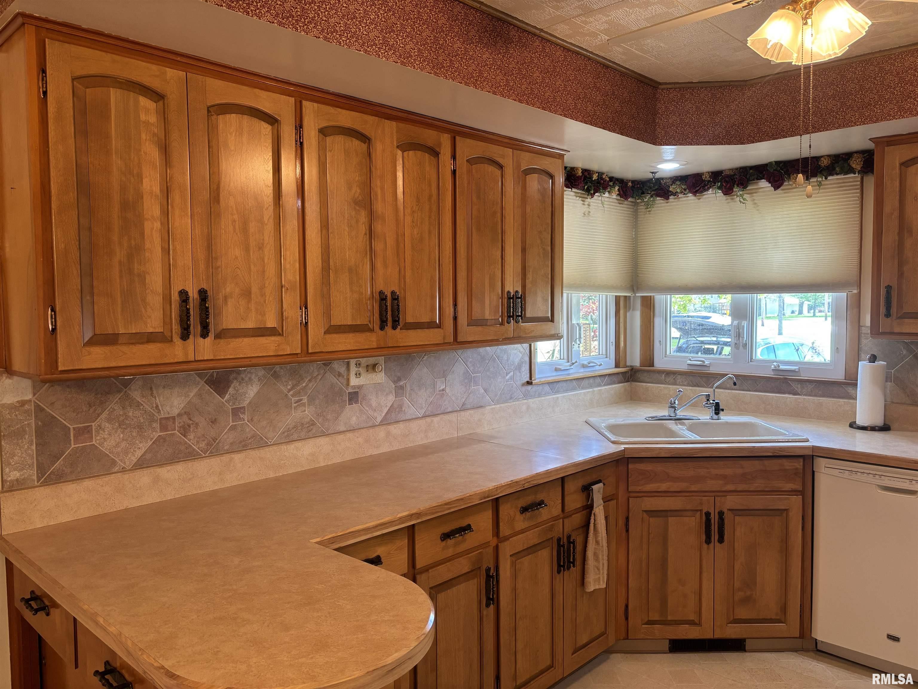 100 Kennedy Court Wyoming, IL 61491 - Photo 12 of 51