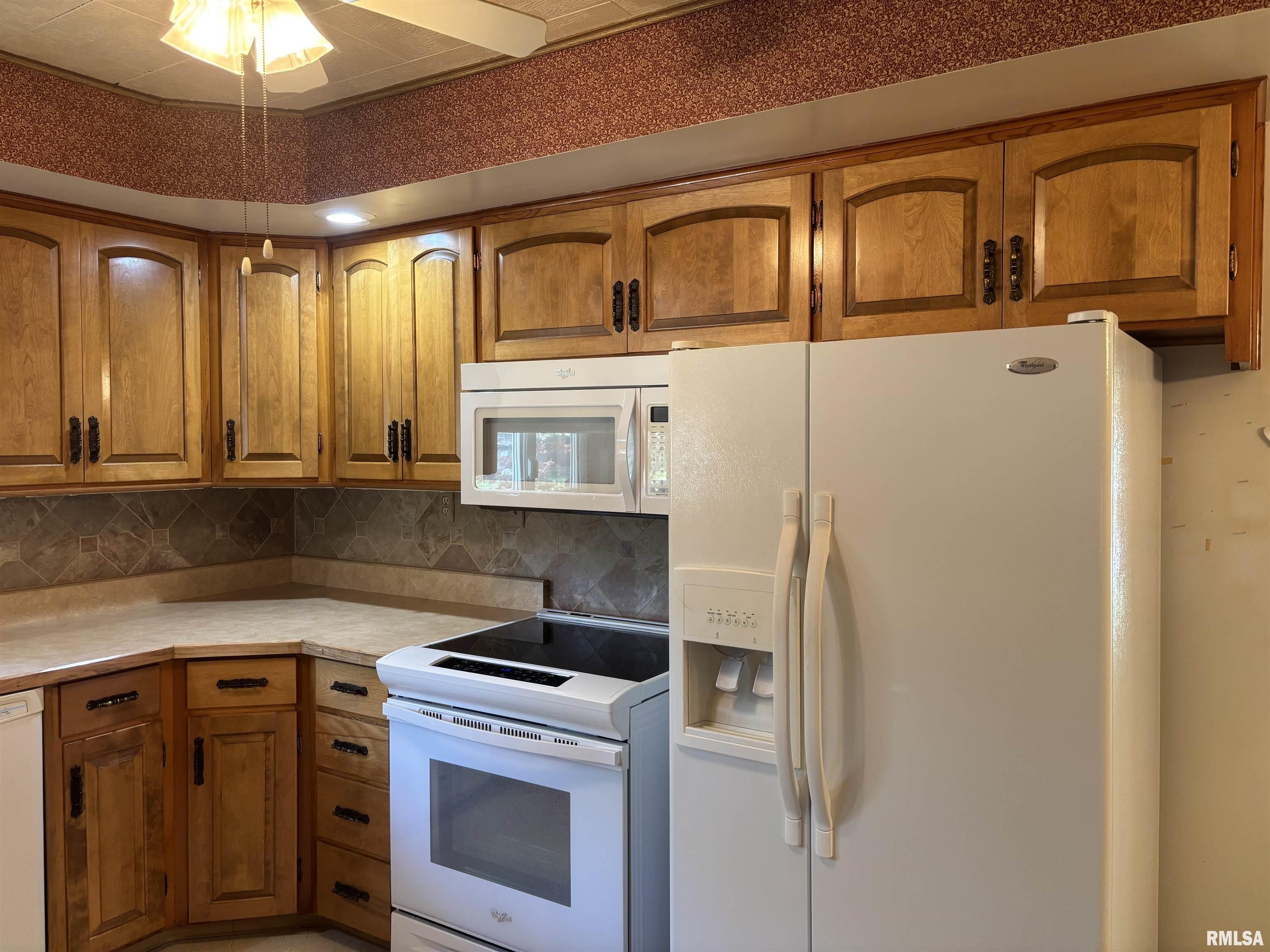 100 Kennedy Court Wyoming, IL 61491 - Photo 13 of 51