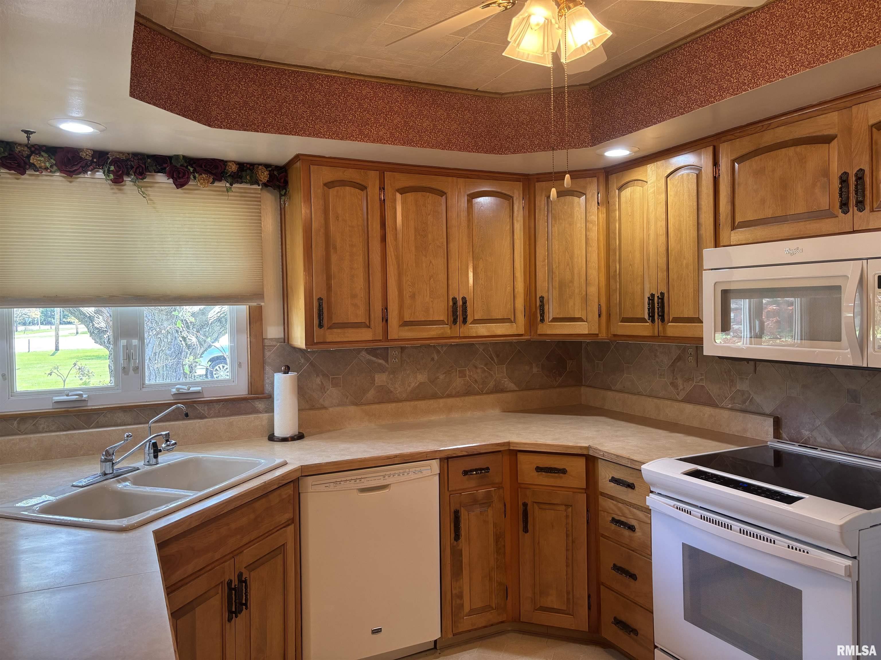 100 Kennedy Court Wyoming, IL 61491 - Photo 14 of 51